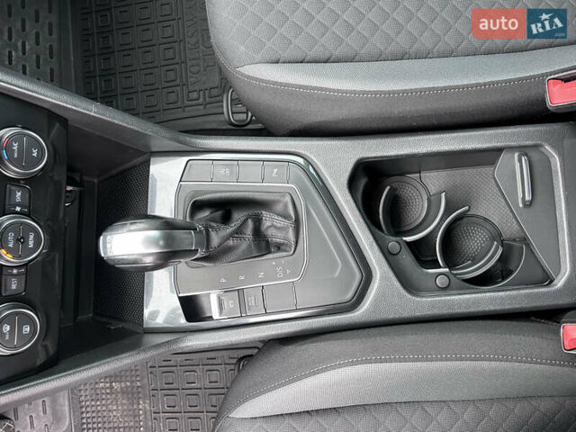 Серый Фольксваген Тигуан, объемом двигателя 1.98 л и пробегом 265 тыс. км за 20999 $, фото 6 на Automoto.ua