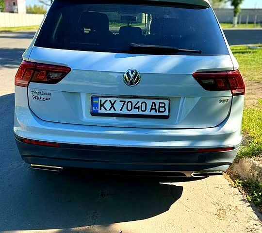 Сірий Фольксваген Тігуан, об'ємом двигуна 2 л та пробігом 133 тис. км за 17200 $, фото 1 на Automoto.ua