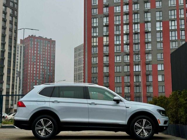 Серый Фольксваген Тигуан, объемом двигателя 2 л и пробегом 77 тыс. км за 19700 $, фото 6 на Automoto.ua