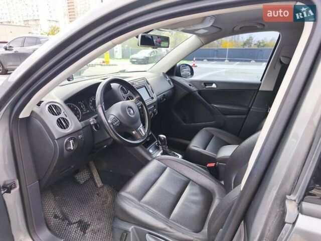 Сірий Фольксваген Тігуан, об'ємом двигуна 1.98 л та пробігом 206 тис. км за 13500 $, фото 6 на Automoto.ua