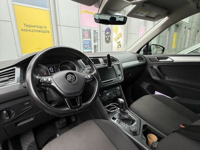 Сірий Фольксваген Тігуан, об'ємом двигуна 2 л та пробігом 117 тис. км за 22500 $, фото 6 на Automoto.ua