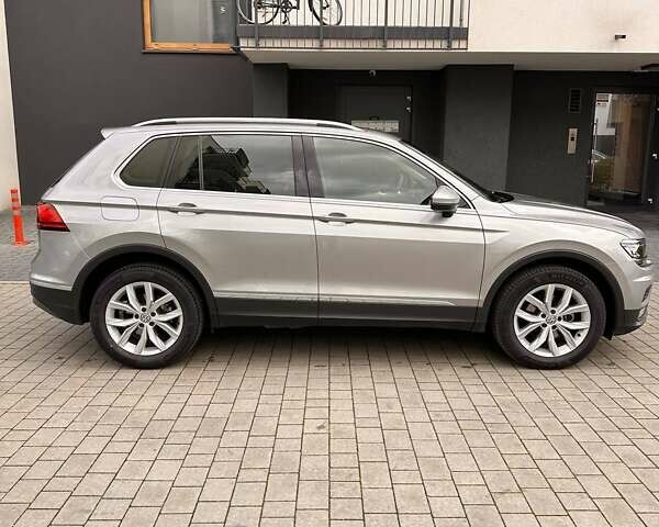 Серый Фольксваген Тигуан, объемом двигателя 1.97 л и пробегом 66 тыс. км за 29500 $, фото 3 на Automoto.ua