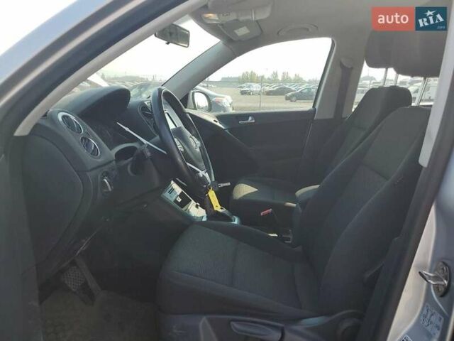 Сірий Фольксваген Тігуан, об'ємом двигуна 1.98 л та пробігом 121 тис. км за 999 $, фото 6 на Automoto.ua