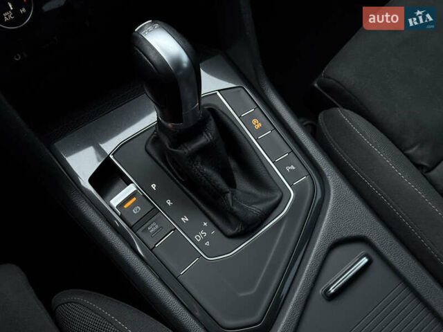 Серый Фольксваген Тигуан, объемом двигателя 2 л и пробегом 263 тыс. км за 18700 $, фото 32 на Automoto.ua