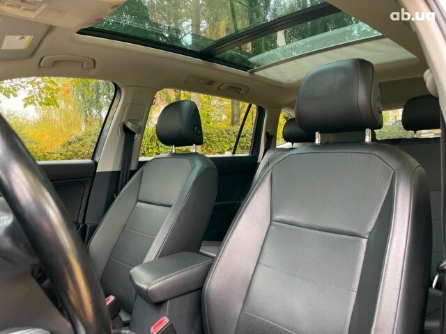 Серый Фольксваген Тигуан, объемом двигателя 2 л и пробегом 205 тыс. км за 16940 $, фото 33 на Automoto.ua