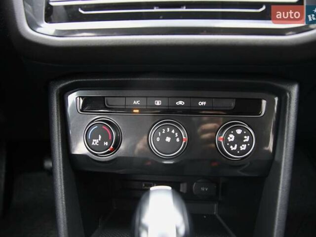 Сірий Фольксваген Тігуан, об'ємом двигуна 1.98 л та пробігом 160 тис. км за 16900 $, фото 12 на Automoto.ua