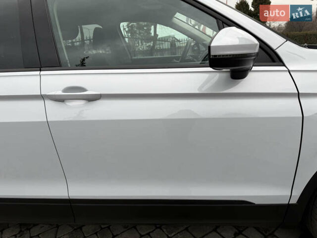 Серый Фольксваген Тигуан, объемом двигателя 1.98 л и пробегом 90 тыс. км за 15800 $, фото 18 на Automoto.ua