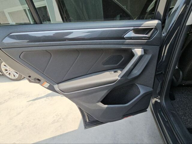 Серый Фольксваген Тигуан, объемом двигателя 2 л и пробегом 80 тыс. км за 16500 $, фото 51 на Automoto.ua