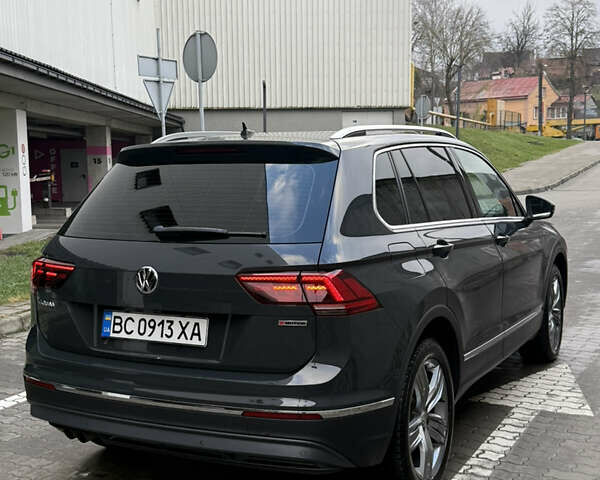 Сірий Фольксваген Тігуан, об'ємом двигуна 1.98 л та пробігом 83 тис. км за 30700 $, фото 5 на Automoto.ua