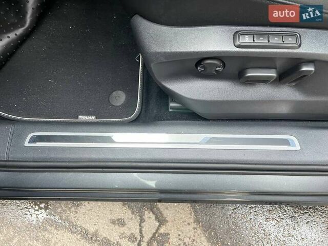 Серый Фольксваген Тигуан, объемом двигателя 1.98 л и пробегом 194 тыс. км за 24299 $, фото 61 на Automoto.ua