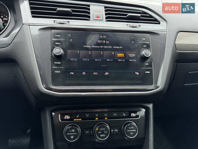 Серый Фольксваген Тигуан, объемом двигателя 2 л и пробегом 187 тыс. км за 18500 $, фото 37 на Automoto.ua