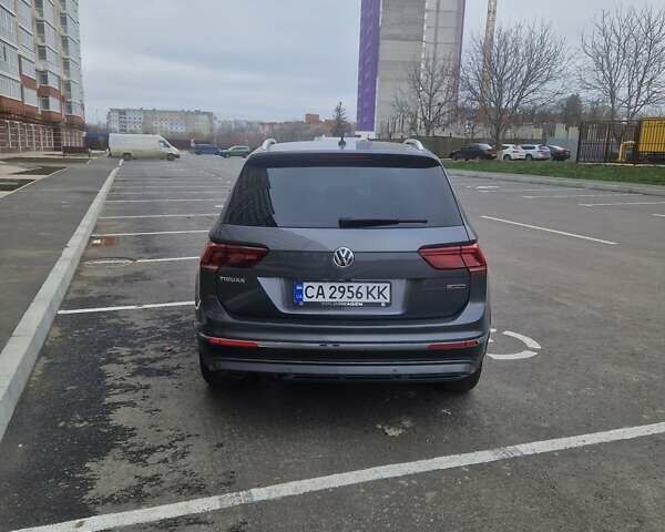 Серый Фольксваген Тигуан, объемом двигателя 1.98 л и пробегом 170 тыс. км за 20999 $, фото 1 на Automoto.ua