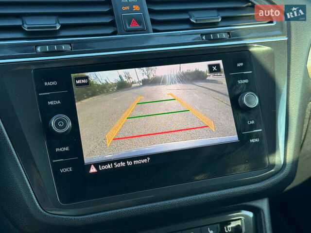 Сірий Фольксваген Тігуан, об'ємом двигуна 1.98 л та пробігом 155 тис. км за 18500 $, фото 24 на Automoto.ua