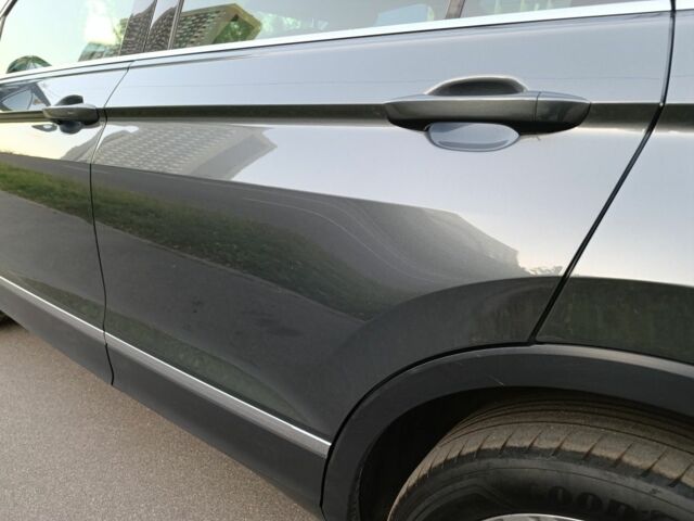 Серый Фольксваген Тигуан, объемом двигателя 2 л и пробегом 180 тыс. км за 30000 $, фото 9 на Automoto.ua