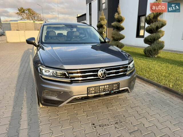 Серый Фольксваген Тигуан, объемом двигателя 2 л и пробегом 104 тыс. км за 20300 $, фото 5 на Automoto.ua