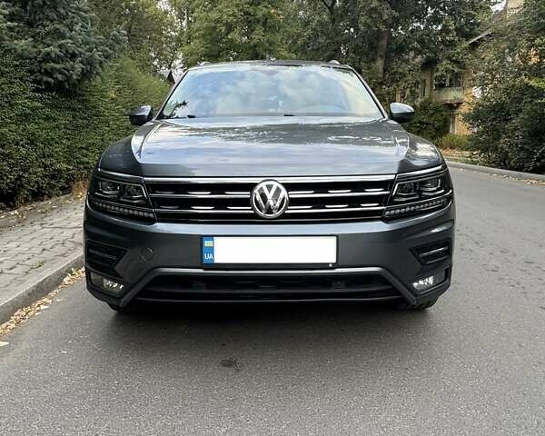 Серый Фольксваген Тигуан, объемом двигателя 1.98 л и пробегом 83 тыс. км за 26000 $, фото 1 на Automoto.ua