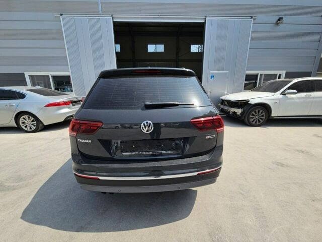 Серый Фольксваген Тигуан, объемом двигателя 2 л и пробегом 80 тыс. км за 16500 $, фото 8 на Automoto.ua