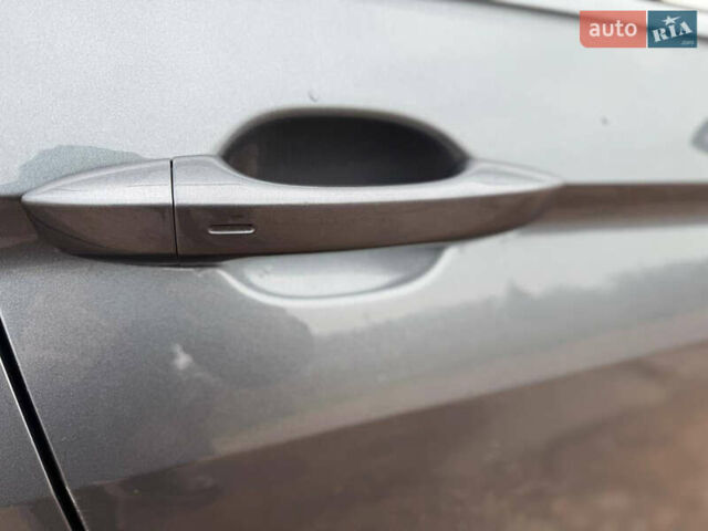 Серый Фольксваген Тигуан, объемом двигателя 2 л и пробегом 254 тыс. км за 17999 $, фото 8 на Automoto.ua