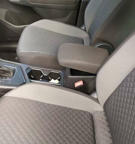 Серый Фольксваген Тигуан, объемом двигателя 2 л и пробегом 195 тыс. км за 23350 $, фото 31 на Automoto.ua