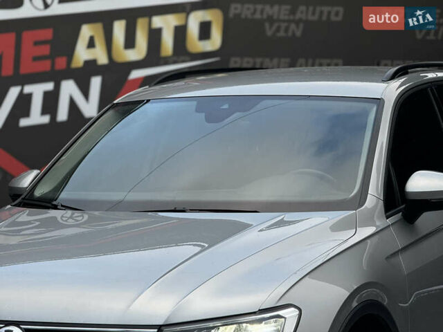 Серый Фольксваген Тигуан, объемом двигателя 2 л и пробегом 248 тыс. км за 21500 $, фото 4 на Automoto.ua