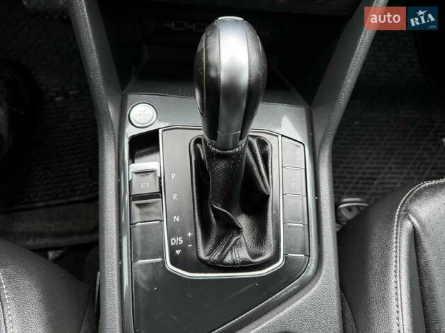 Серый Фольксваген Тигуан, объемом двигателя 2 л и пробегом 187 тыс. км за 18500 $, фото 40 на Automoto.ua