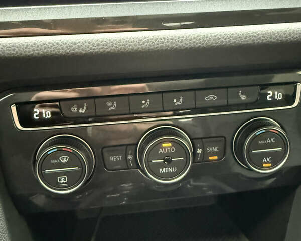 Сірий Фольксваген Тігуан, об'ємом двигуна 1.98 л та пробігом 83 тис. км за 30700 $, фото 38 на Automoto.ua