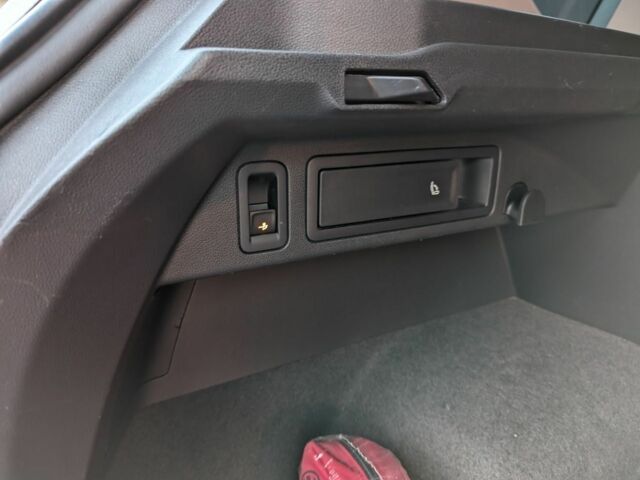 Серый Фольксваген Тигуан, объемом двигателя 2 л и пробегом 160 тыс. км за 30900 $, фото 12 на Automoto.ua