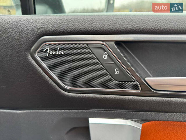 Серый Фольксваген Тигуан, объемом двигателя 2 л и пробегом 254 тыс. км за 17999 $, фото 21 на Automoto.ua