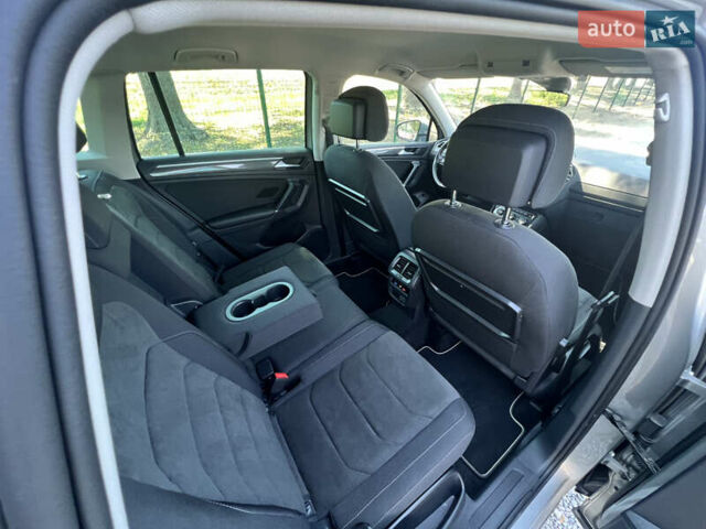 Сірий Фольксваген Тігуан, об'ємом двигуна 1.97 л та пробігом 258 тис. км за 23950 $, фото 13 на Automoto.ua