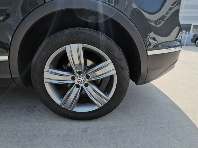 Серый Фольксваген Тигуан, объемом двигателя 2 л и пробегом 80 тыс. км за 16500 $, фото 31 на Automoto.ua