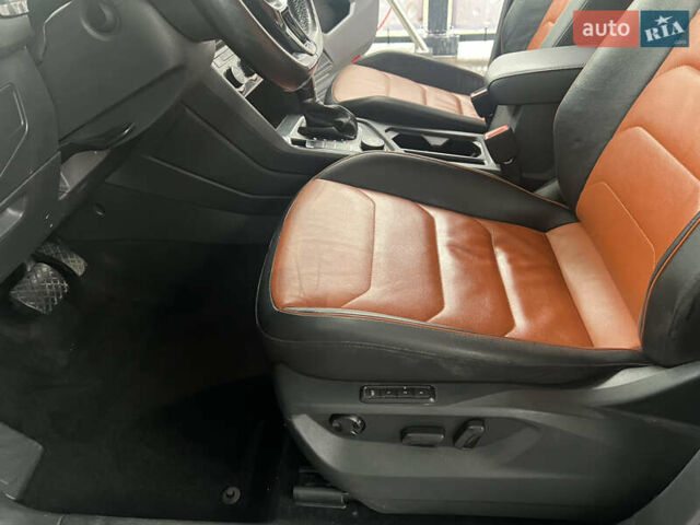 Сірий Фольксваген Тігуан, об'ємом двигуна 2 л та пробігом 175 тис. км за 19300 $, фото 21 на Automoto.ua