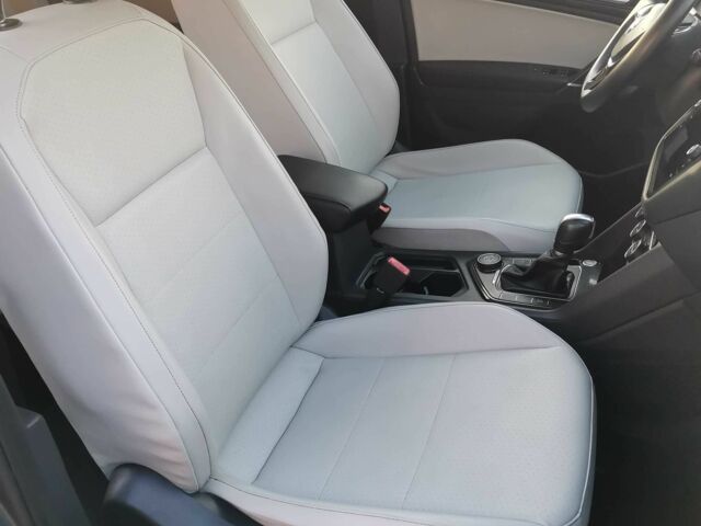 Серый Фольксваген Тигуан, объемом двигателя 2 л и пробегом 165 тыс. км за 16700 $, фото 4 на Automoto.ua