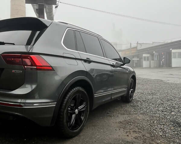 Серый Фольксваген Тигуан, объемом двигателя 1.97 л и пробегом 220 тыс. км за 26500 $, фото 6 на Automoto.ua