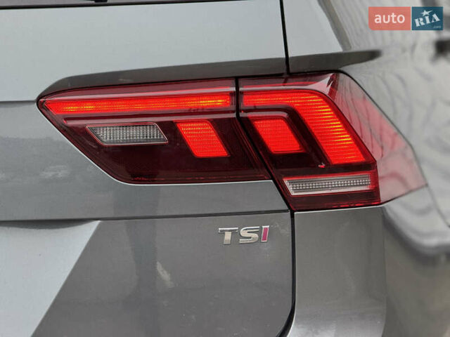 Серый Фольксваген Тигуан, объемом двигателя 2 л и пробегом 187 тыс. км за 18500 $, фото 14 на Automoto.ua