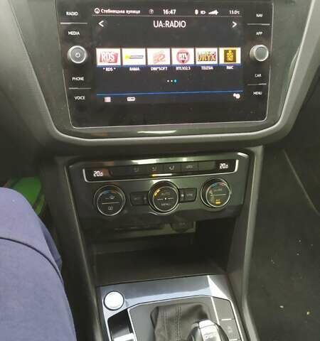 Серый Фольксваген Тигуан, объемом двигателя 2 л и пробегом 195 тыс. км за 23350 $, фото 6 на Automoto.ua