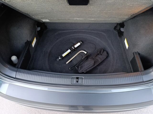 Серый Фольксваген Тигуан, объемом двигателя 2 л и пробегом 180 тыс. км за 30000 $, фото 21 на Automoto.ua