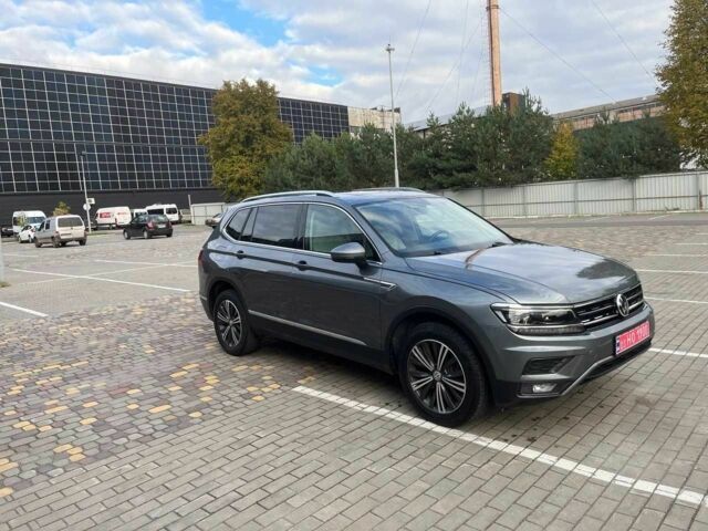 Серый Фольксваген Тигуан, объемом двигателя 2 л и пробегом 135 тыс. км за 18500 $, фото 9 на Automoto.ua