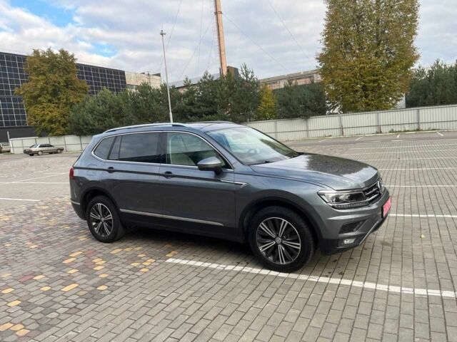 Серый Фольксваген Тигуан, объемом двигателя 2 л и пробегом 135 тыс. км за 18500 $, фото 7 на Automoto.ua