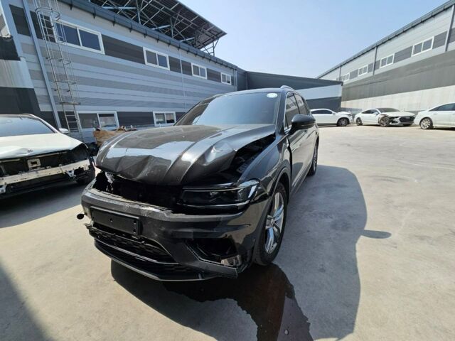 Серый Фольксваген Тигуан, объемом двигателя 2 л и пробегом 80 тыс. км за 16500 $, фото 1 на Automoto.ua