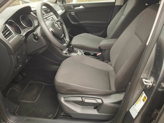 Серый Фольксваген Тигуан, объемом двигателя 2 л и пробегом 160 тыс. км за 16000 $, фото 9 на Automoto.ua