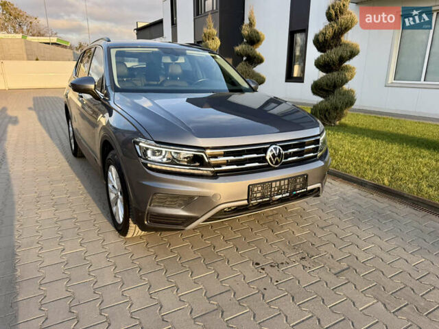 Серый Фольксваген Тигуан, объемом двигателя 2 л и пробегом 104 тыс. км за 20300 $, фото 4 на Automoto.ua