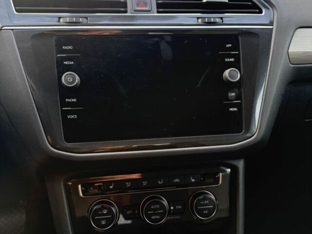 Серый Фольксваген Тигуан, объемом двигателя 2 л и пробегом 147 тыс. км за 17500 $, фото 17 на Automoto.ua