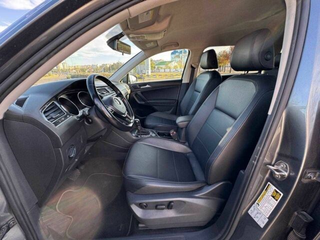 Сірий Фольксваген Тігуан, об'ємом двигуна 0 л та пробігом 130 тис. км за 402 $, фото 11 на Automoto.ua