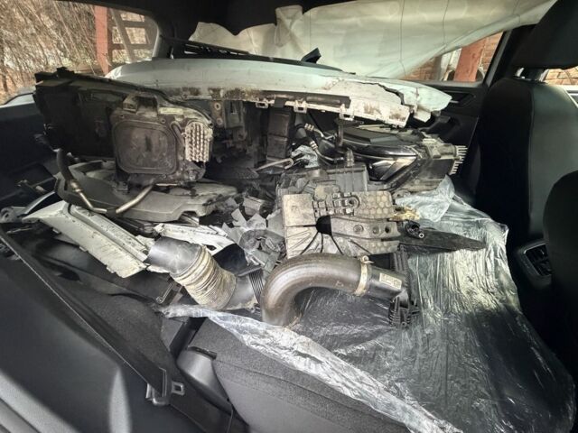 Сірий Фольксваген Тігуан, об'ємом двигуна 2 л та пробігом 144 тис. км за 10000 $, фото 6 на Automoto.ua