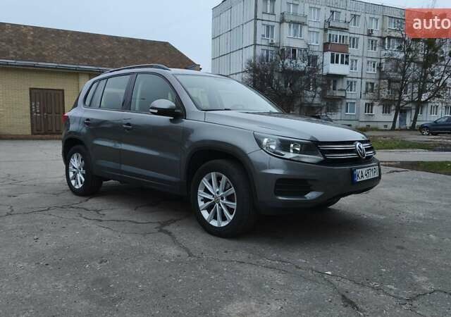 Серый Фольксваген Тигуан, объемом двигателя 1.98 л и пробегом 96 тыс. км за 12500 $, фото 6 на Automoto.ua