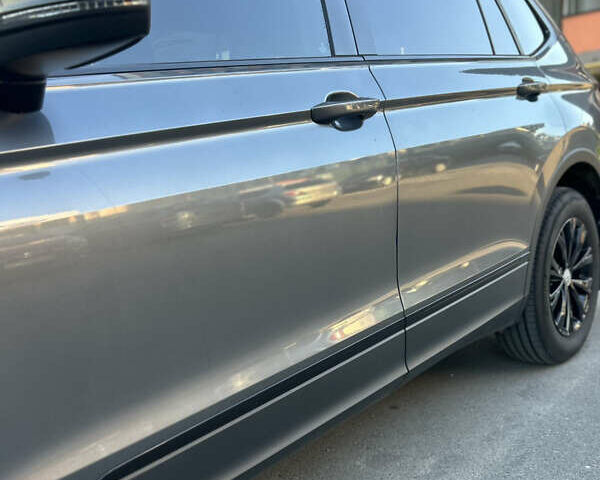 Сірий Фольксваген Тігуан, об'ємом двигуна 1.98 л та пробігом 145 тис. км за 17800 $, фото 26 на Automoto.ua