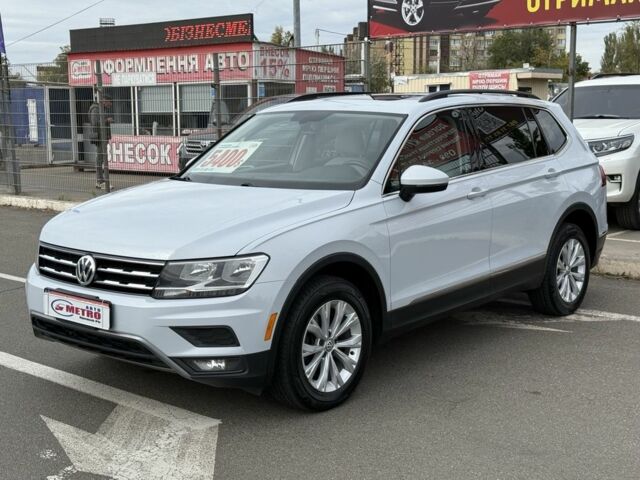 Серый Фольксваген Тигуан, объемом двигателя 2 л и пробегом 158 тыс. км за 17900 $, фото 1 на Automoto.ua