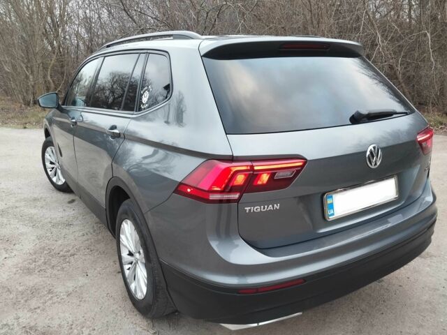 Серый Фольксваген Тигуан, объемом двигателя 2 л и пробегом 160 тыс. км за 16000 $, фото 6 на Automoto.ua