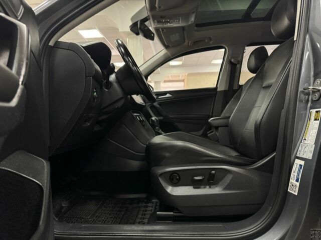 Серый Фольксваген Тигуан, объемом двигателя 2 л и пробегом 189 тыс. км за 19900 $, фото 12 на Automoto.ua