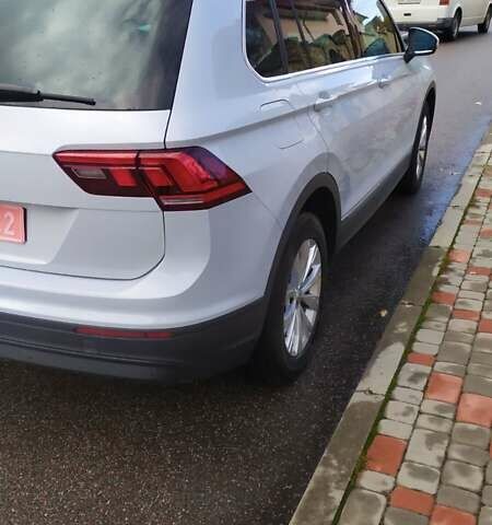 Серый Фольксваген Тигуан, объемом двигателя 2 л и пробегом 195 тыс. км за 23350 $, фото 36 на Automoto.ua